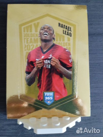 Футбольные карточки Panini 2023/24