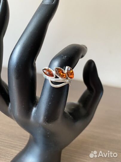 Кольцо янтарь