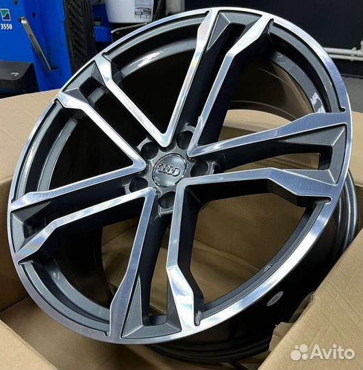 Диски на Audi Ауди Q7 R22