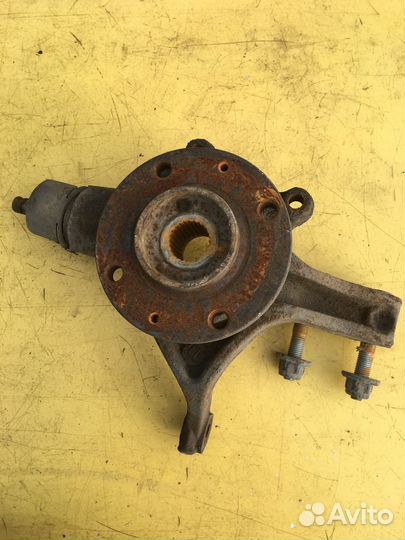 Кулак поворотный передний левый Citroen C4