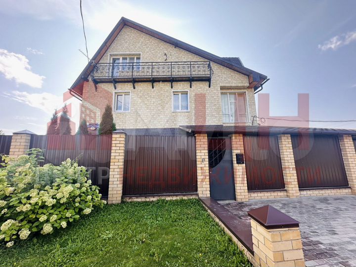 Коттедж 395 м² на участке 10 сот.