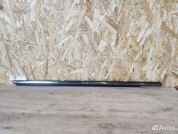 Молдинг двери передней правой Citroen C-Crosser