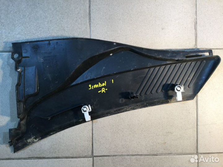 Решетка стеклоочистителей Renault Clio 2 1998-2008