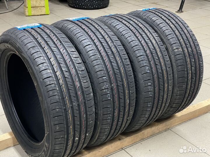 Tracmax X-Privilo TX5 215/55 R16