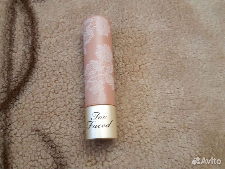 Too Faced помада оттенок Birthday Suit