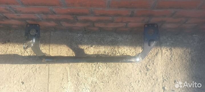 Кронштеин передней панели телевизора