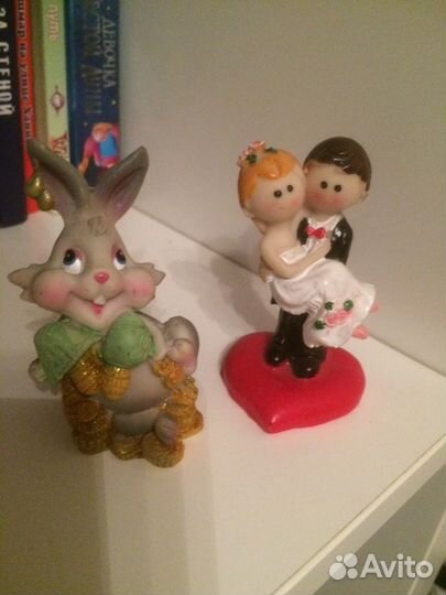 Статуэтки, предметы интерьера