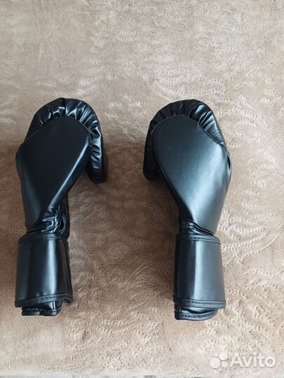 Боксерские перчатки 14 oz