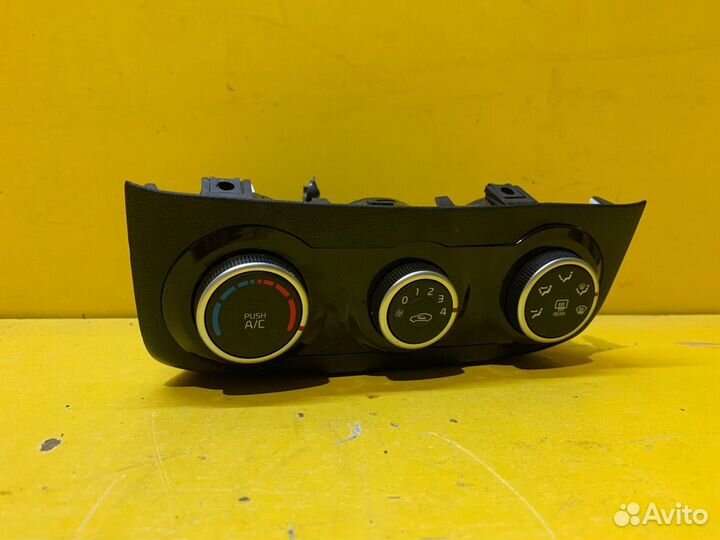 Блок управления отопителем Kia RIO 2011-2017