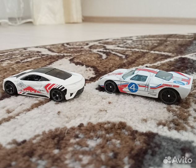 Hot wheels Acura NSX и Ford GT-40
