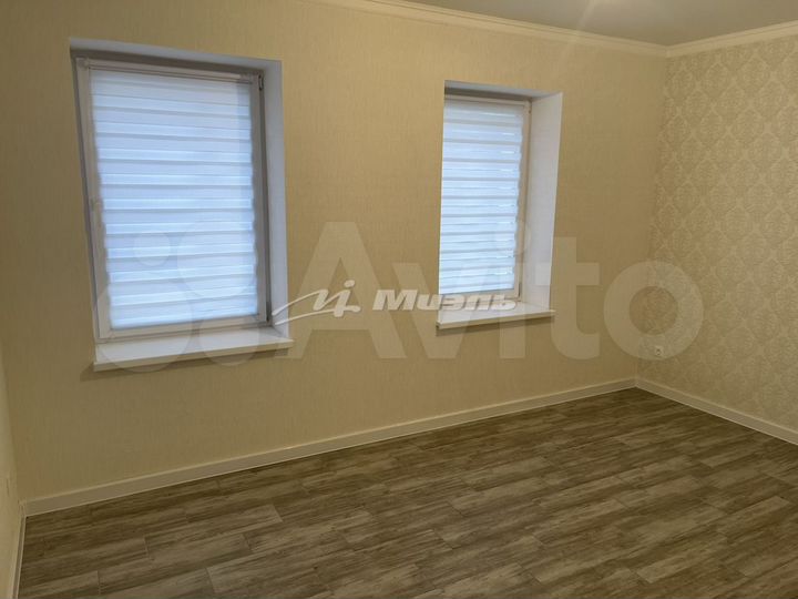 Дом 175 м² на участке 6 сот.