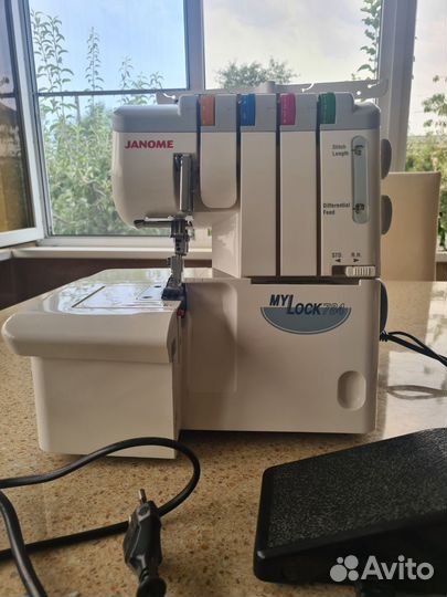 Оверлок Janome