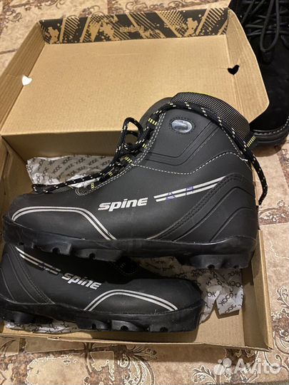 Лыжные ботинки