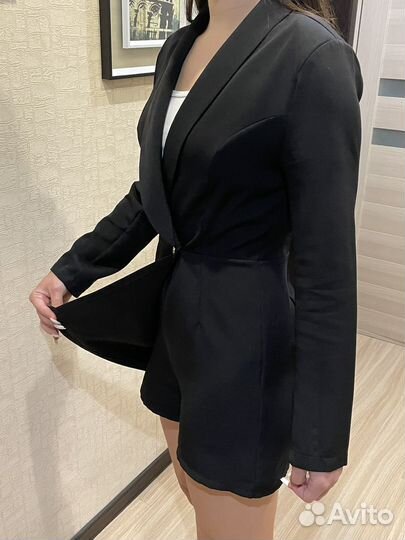 Комбинезон (платье-пиджак с шортами)