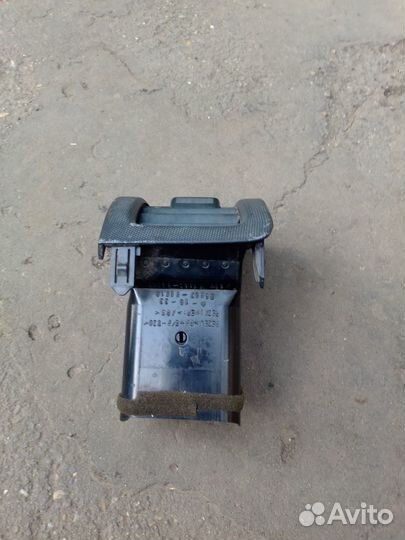 Дефлектор воздушный передний левый Toyota Wish