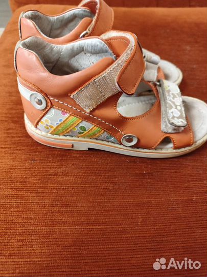 Босоножки 28