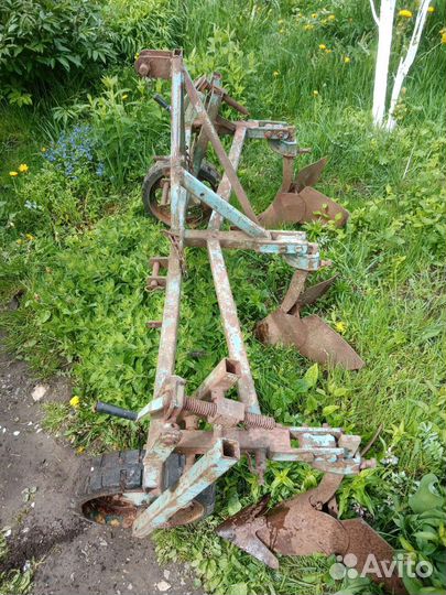 Культиватор с окучниками