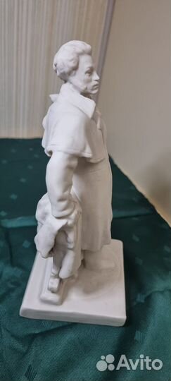 Статуэтка Пушкин Артель Керамик, фарфор бисквит