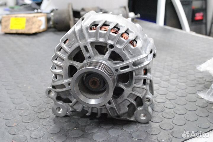 Генератор VW Transporter T6 2.0 TDi б/у 180А