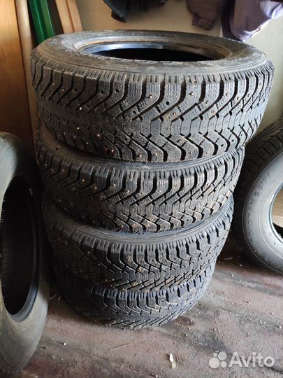 Goodyear UltraGrip 500 SUV 225/70 R16 103T