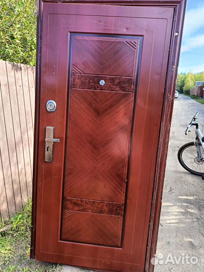 Двери входные металлические