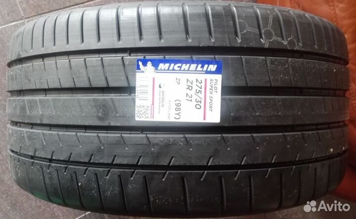 Michelin Pilot Super Sport ZP 275/30 R21 98Y