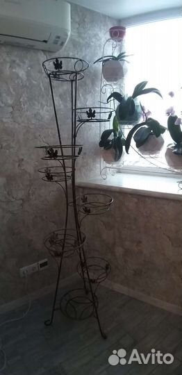 Подставка для цветов напольная металлическая