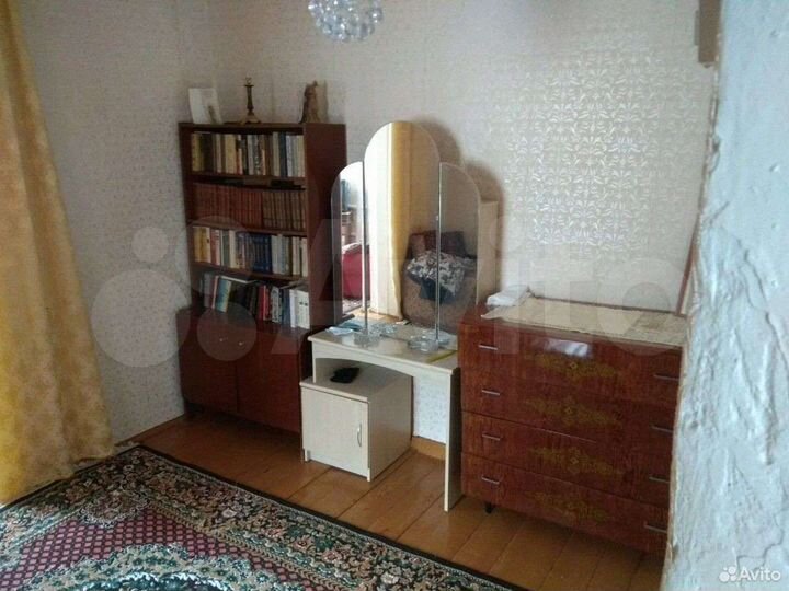 4-к. квартира, 100 м², 2/2 эт.