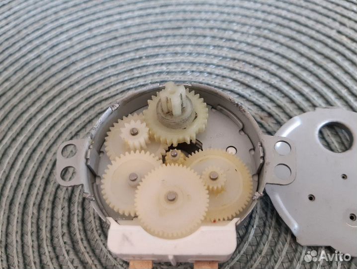 Мотор вращения; др запчасти для свч