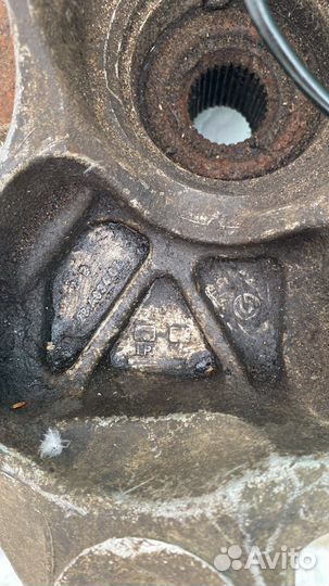 Кулак задний левый Range Rover Evoque