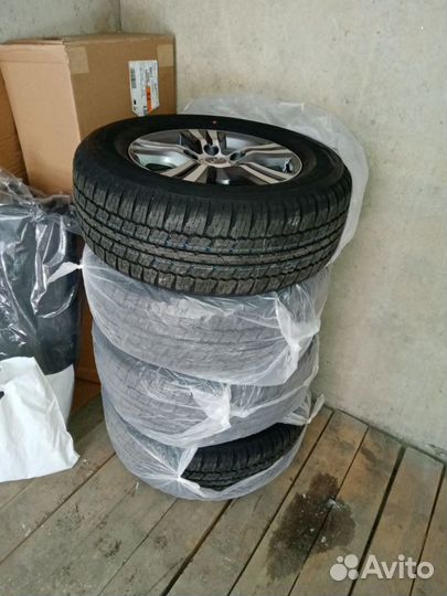 Комплект дисков с летней резиной на LX570