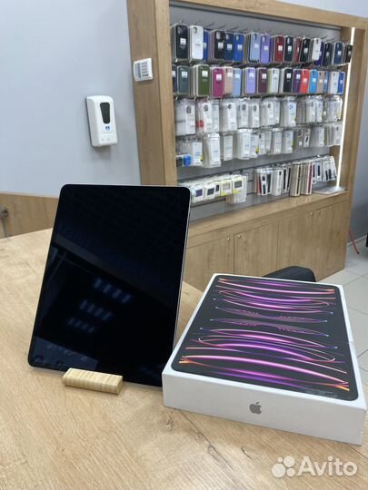 M2 iPad Pro (6th Gen) 12.9 256GB Wi-Fi Space Gray