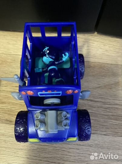 Герой в масках