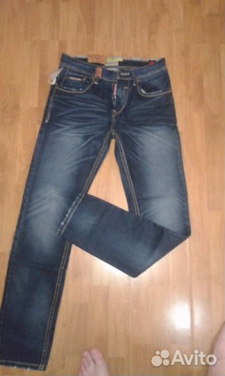 Фирменные джинсы