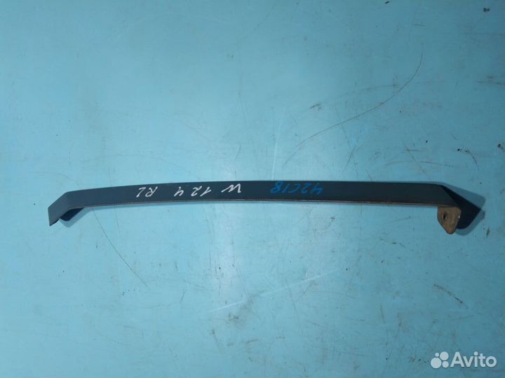 Накладка крыла заднего левого Mercedes-Benz W124