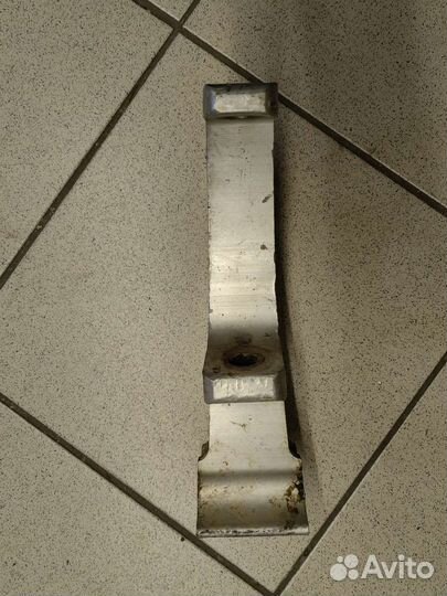 Кулак поворотный brp ski-doo mxz renegade 800