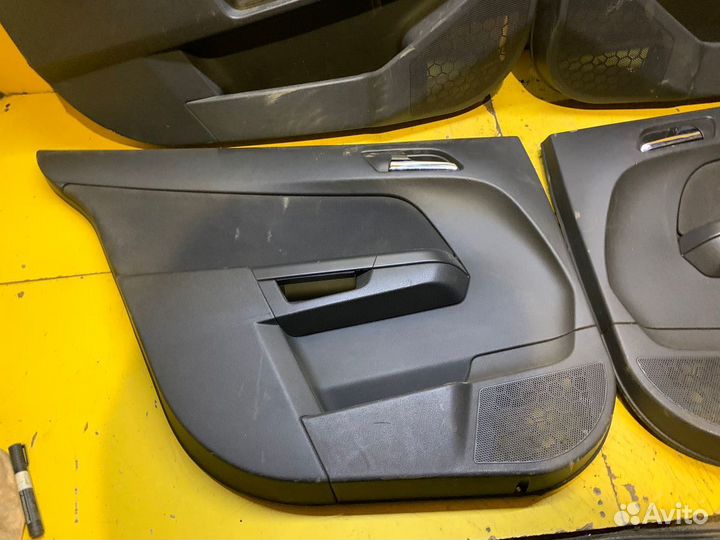 Обшивка двери Opel Astra H 2006-2014