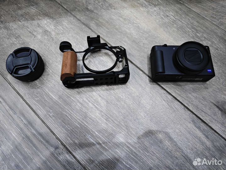 Фотоаппарат sony zv-1 + smallrig + линза+ аккумы