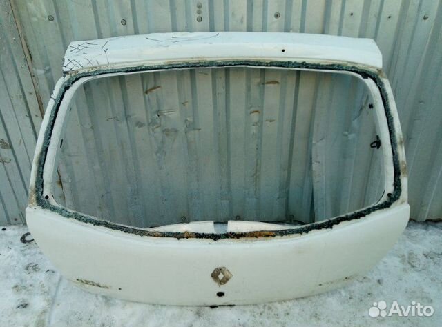 Крышка багажника Renault Sandero K7JA710 2013