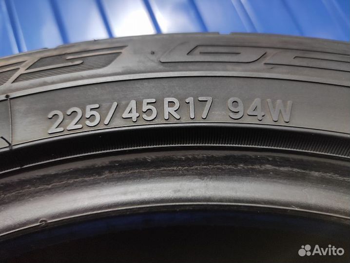 Nitto NT555 G2 225/45 R17