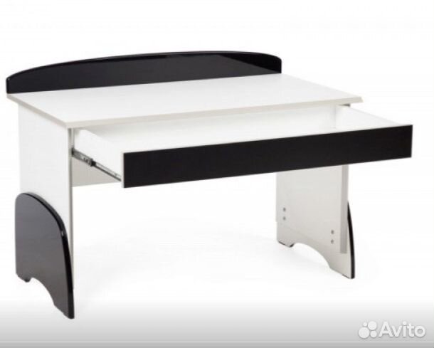 Стол письменный