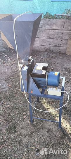 Зерноизмельчитель зиб 250 Зернодробилка