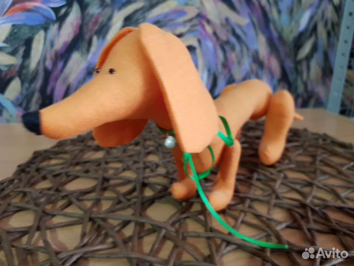 Игрушка такса