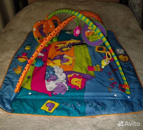 Развивающий коврик и мобиль на кроватку