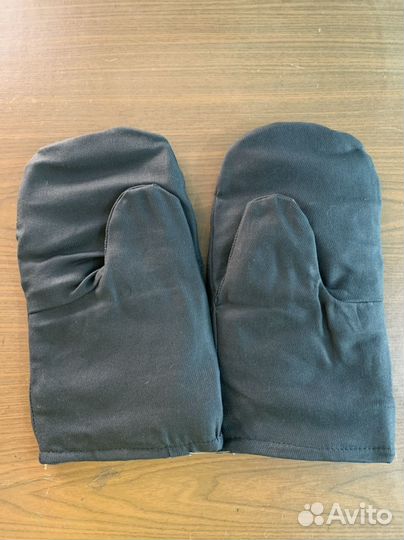 Зимние меховые рукавицы