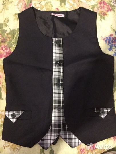Жилет школьный для девочки новый