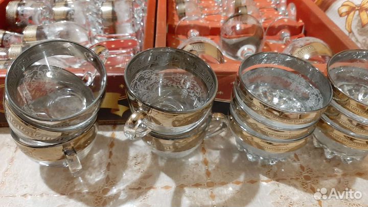 Комплект бокалов, рюмок, салатников, кружек