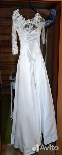 Свадебное платье 42 44 бу