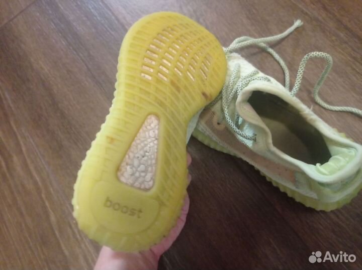 Кроссовки Adidas yeezy boost мальчику