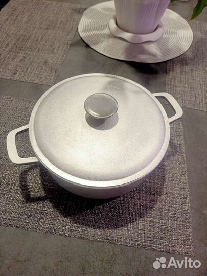 Кастрюля алюминиевая